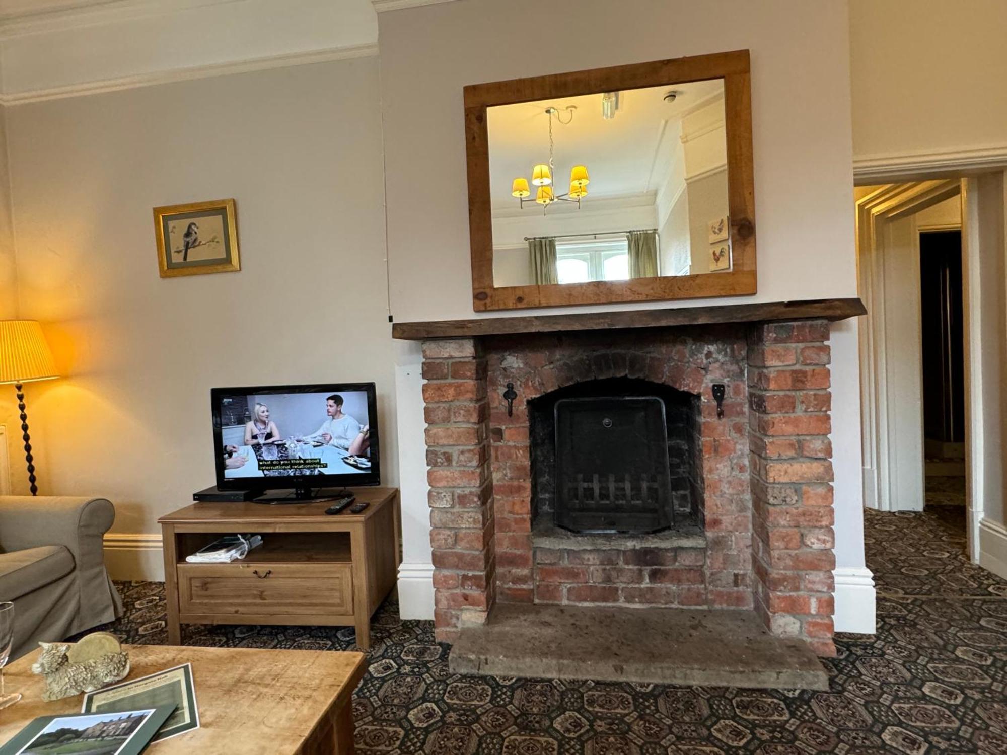 Hargate Hall Self Catering Бакстон Экстерьер фото